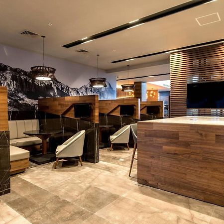 Courtyard By Marriott San Luis Potosi, Los Lagos Bagian luar foto