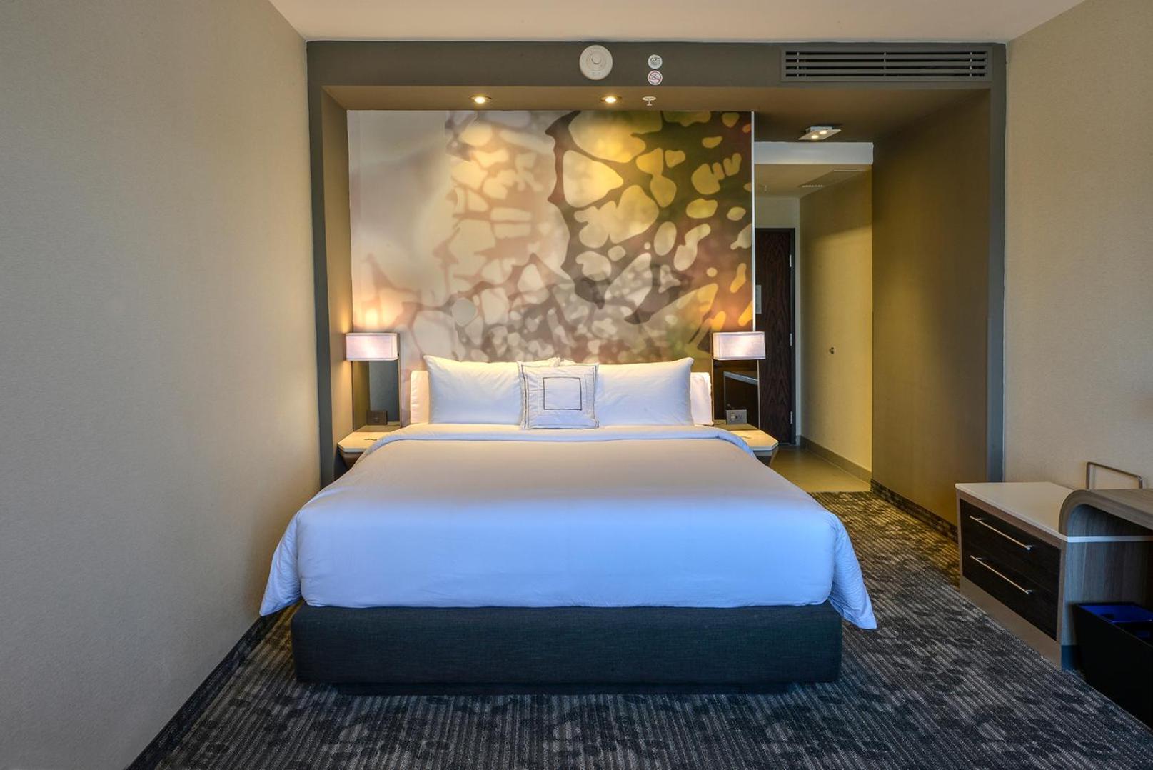 Courtyard By Marriott San Luis Potosi, Los Lagos Bagian luar foto