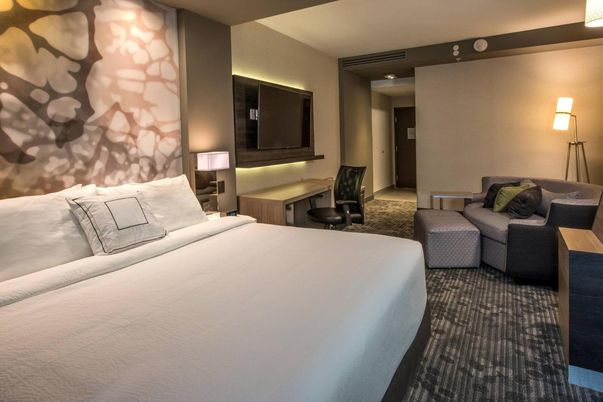 Courtyard By Marriott San Luis Potosi, Los Lagos Bagian luar foto