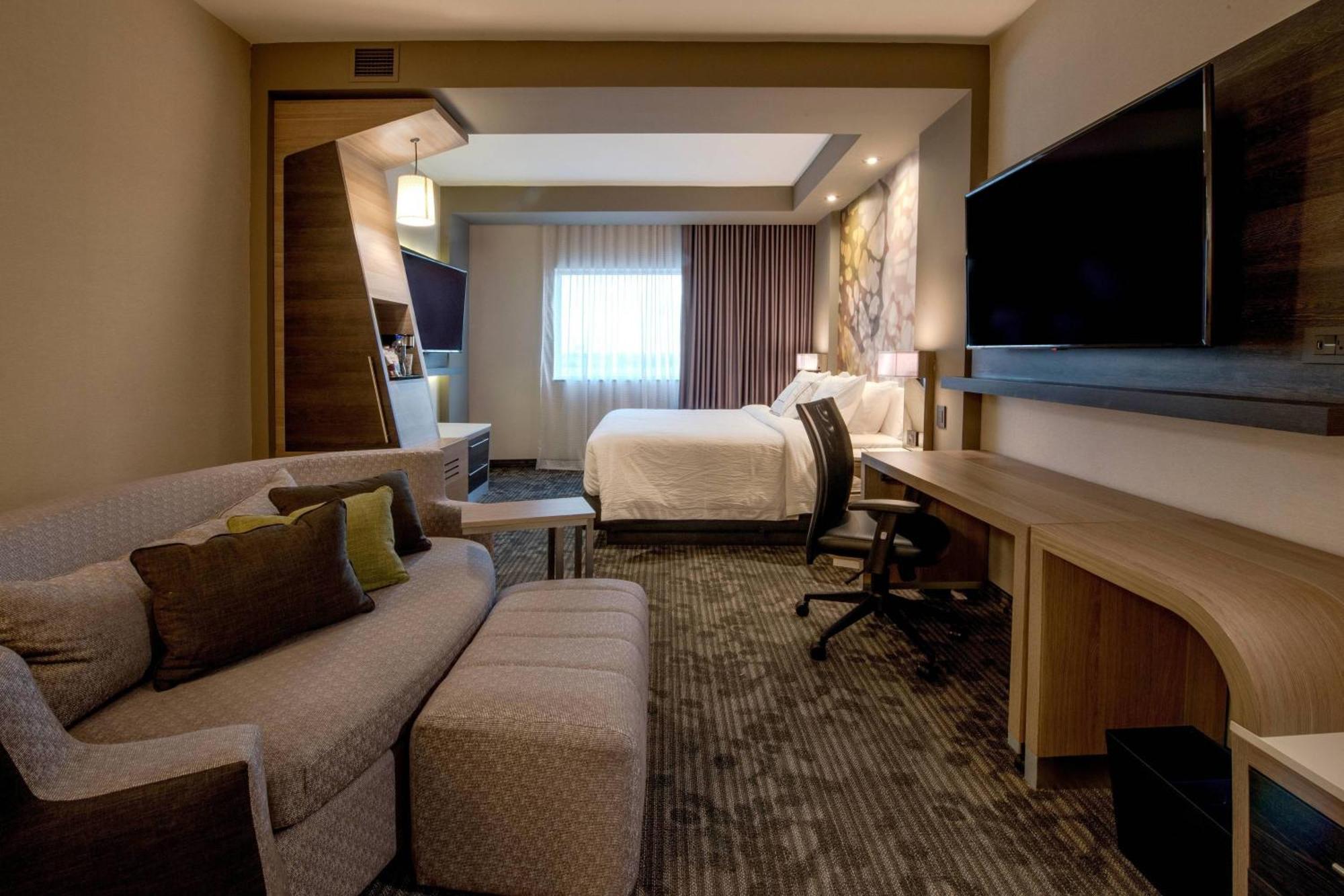 Courtyard By Marriott San Luis Potosi, Los Lagos Bagian luar foto