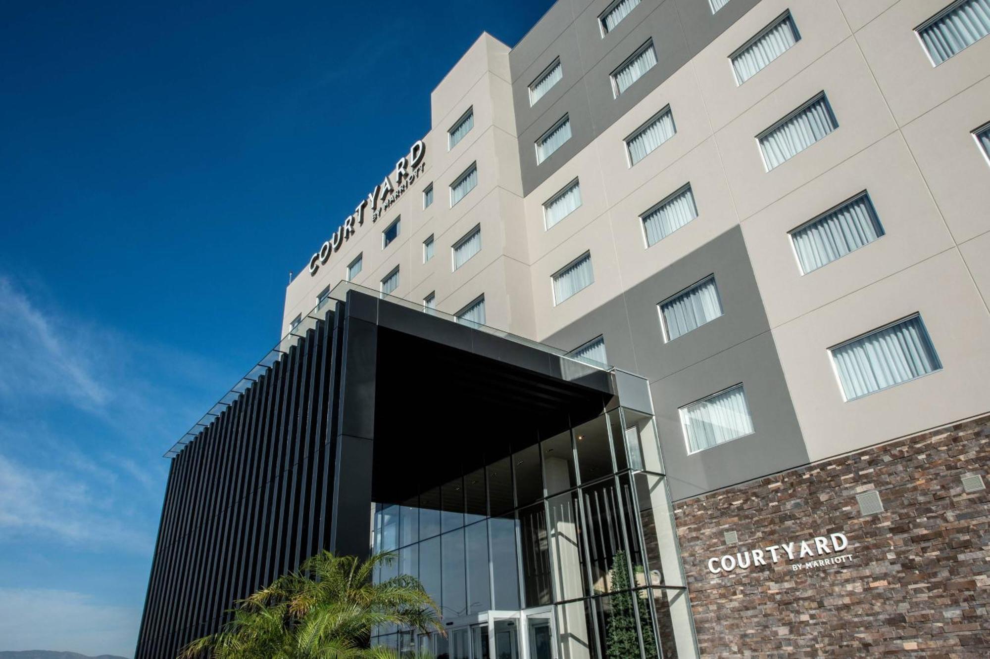 Courtyard By Marriott San Luis Potosi, Los Lagos Bagian luar foto